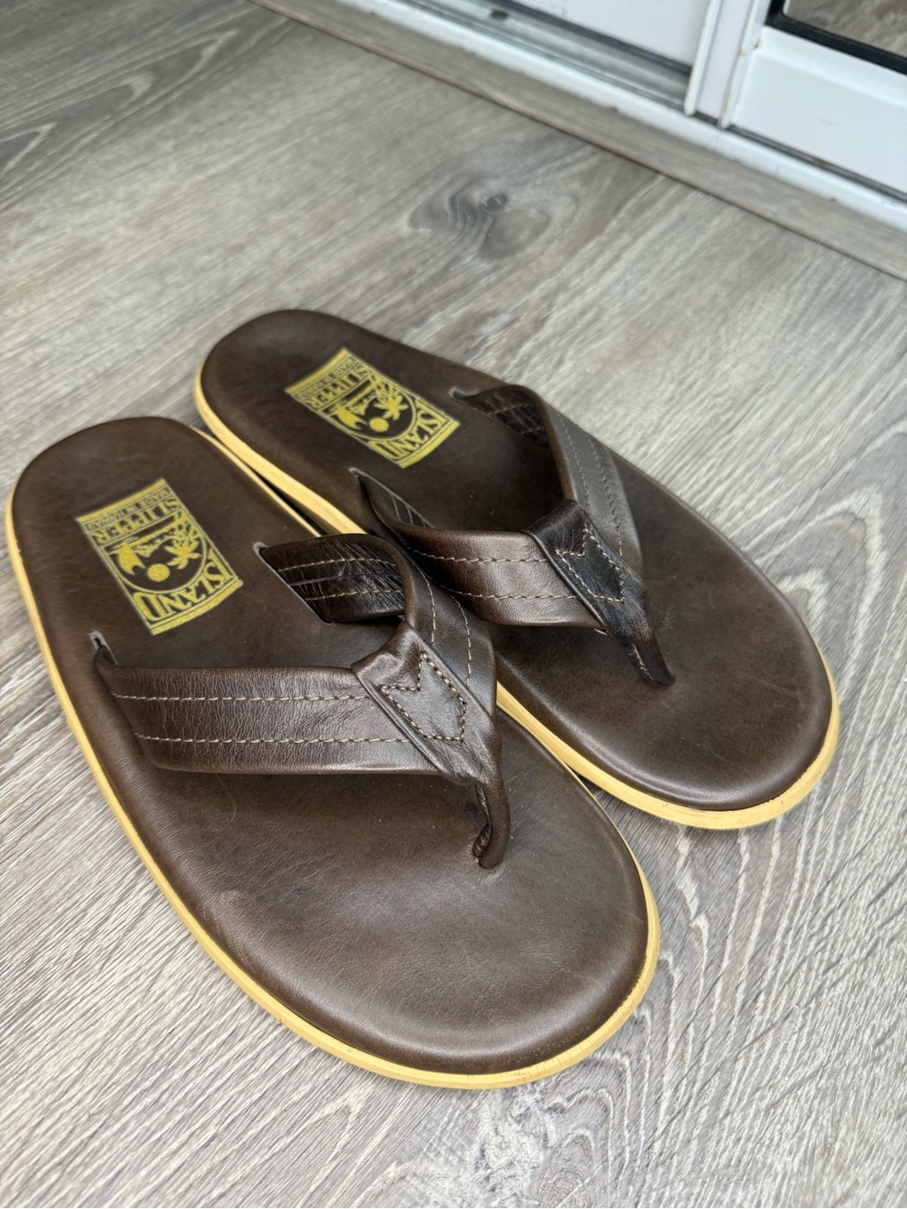 Island Slipper Classic Leather Flip Flop Sandals M6/W7